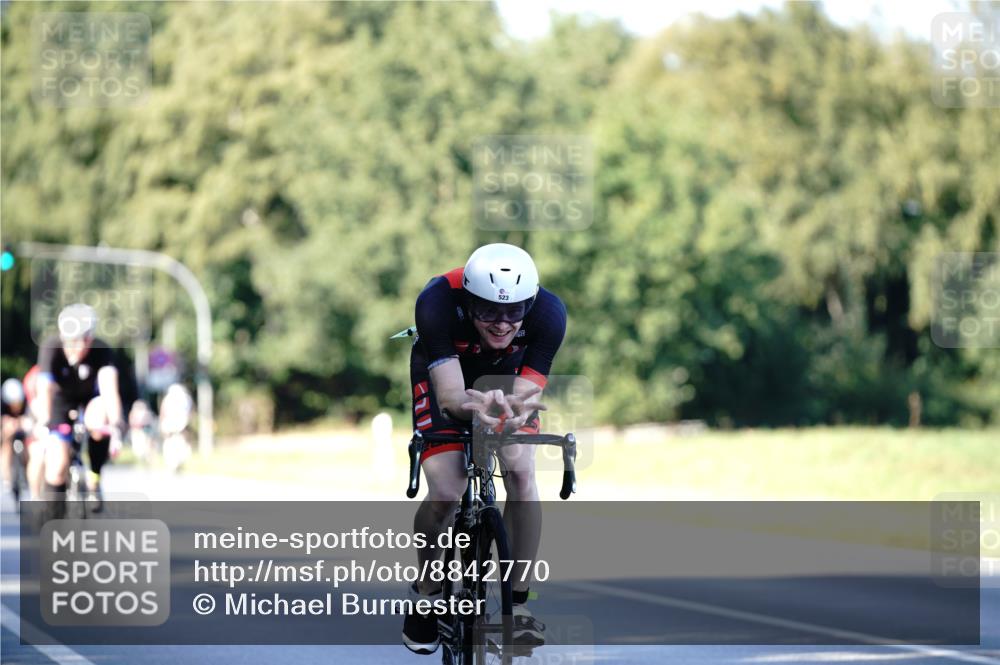 07.09.2025 - 19. Norderstedt Triathlon Michael Burmester http://msf.ph/oto/8842770 07.09.2025 15:51:22 Radfahren 523, 940, 1606 meine-sportfotos.de