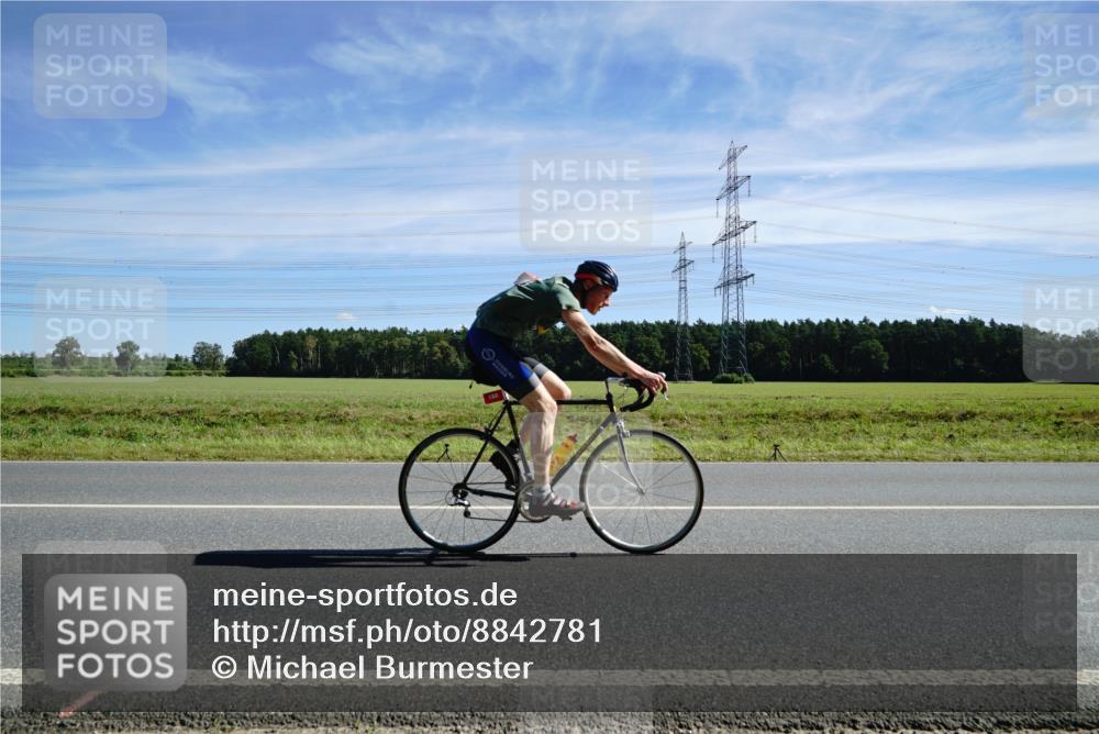 07.09.2025 - 19. Norderstedt Triathlon Michael Burmester http://msf.ph/oto/8842781 07.09.2025 12:33:52 Radfahren 188, 243, 767, 783, 1362 meine-sportfotos.de