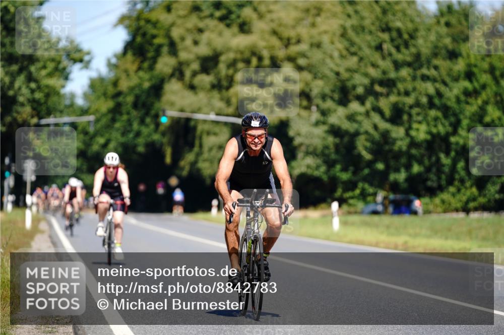 07.09.2025 - 19. Norderstedt Triathlon Michael Burmester http://msf.ph/oto/8842783 07.09.2025 12:56:38 Radfahren 159 meine-sportfotos.de