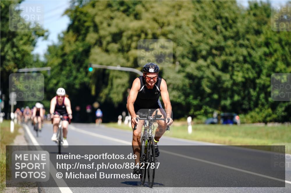 07.09.2025 - 19. Norderstedt Triathlon Michael Burmester http://msf.ph/oto/8842787 07.09.2025 12:56:38 Radfahren 159 meine-sportfotos.de