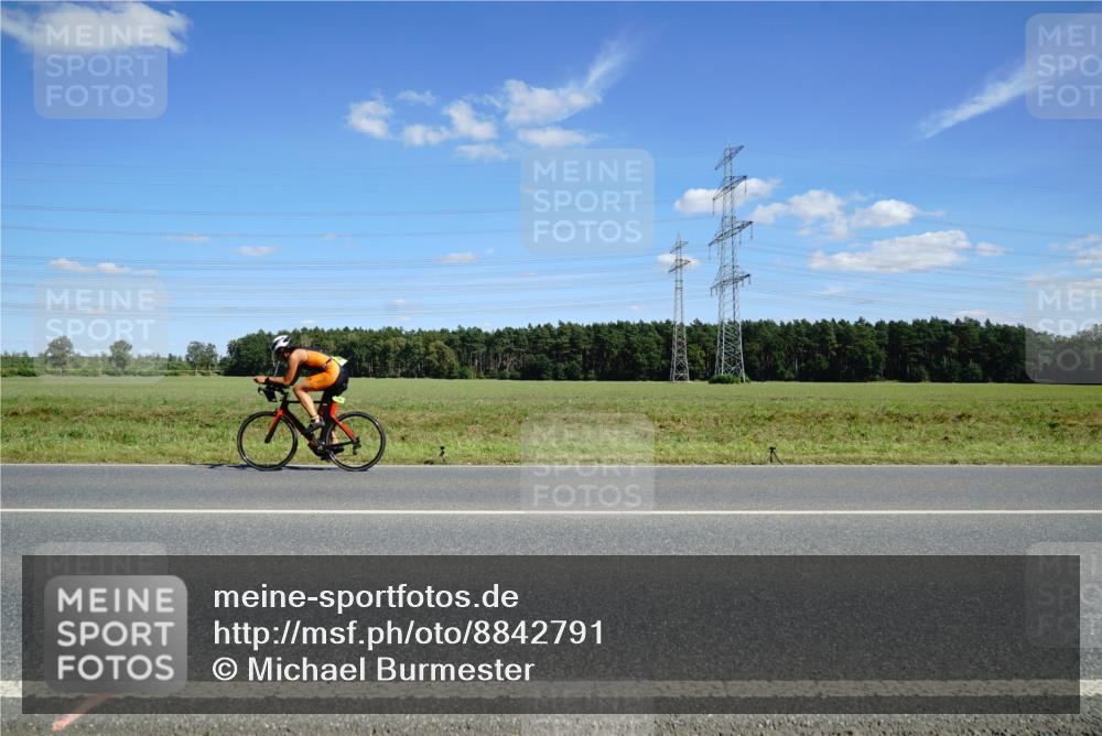 07.09.2025 - 19. Norderstedt Triathlon Michael Burmester http://msf.ph/oto/8842791 07.09.2025 14:40:22 Radfahren 1459 meine-sportfotos.de