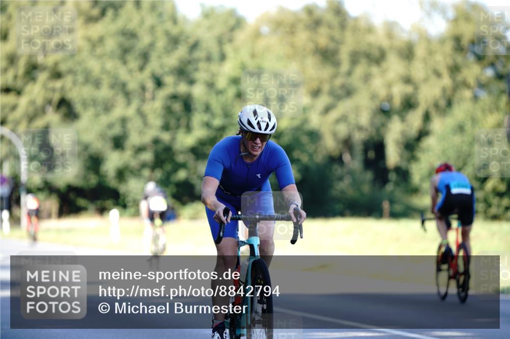 07.09.2025 - 19. Norderstedt Triathlon Michael Burmester http://msf.ph/oto/8842794 07.09.2025 15:51:30 Radfahren 540, 1067, 1418, 1454 meine-sportfotos.de