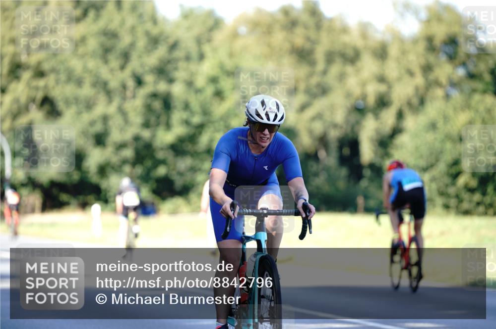 07.09.2025 - 19. Norderstedt Triathlon Michael Burmester http://msf.ph/oto/8842796 07.09.2025 15:51:30 Radfahren 540, 1067, 1418, 1454 meine-sportfotos.de