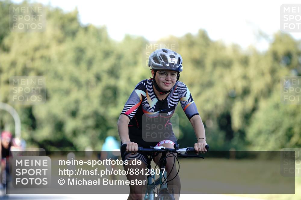 07.09.2025 - 19. Norderstedt Triathlon Michael Burmester http://msf.ph/oto/8842807 07.09.2025 15:51:36 Radfahren 926 meine-sportfotos.de