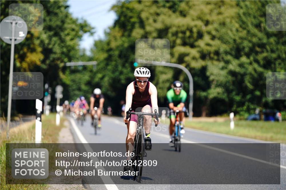 07.09.2025 - 19. Norderstedt Triathlon Michael Burmester http://msf.ph/oto/8842809 07.09.2025 12:56:45 Radfahren 265, 316, 327 meine-sportfotos.de