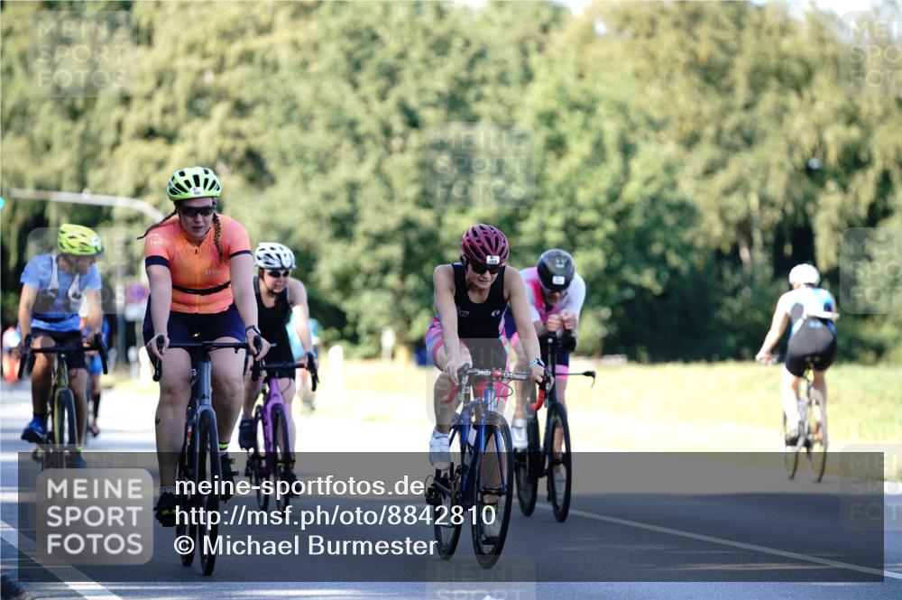 07.09.2025 - 19. Norderstedt Triathlon Michael Burmester http://msf.ph/oto/8842810 07.09.2025 15:51:38 Radfahren 390, 926, 1058, 1088, 1090, 1446, 1530 meine-sportfotos.de