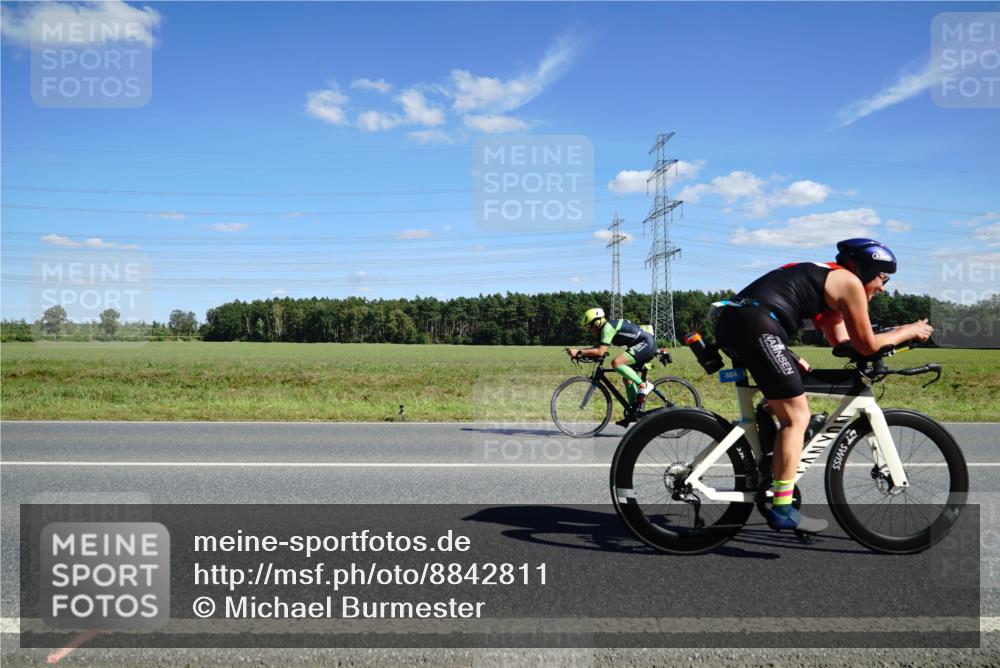 07.09.2025 - 19. Norderstedt Triathlon Michael Burmester http://msf.ph/oto/8842811 07.09.2025 14:40:29 Radfahren 884 meine-sportfotos.de