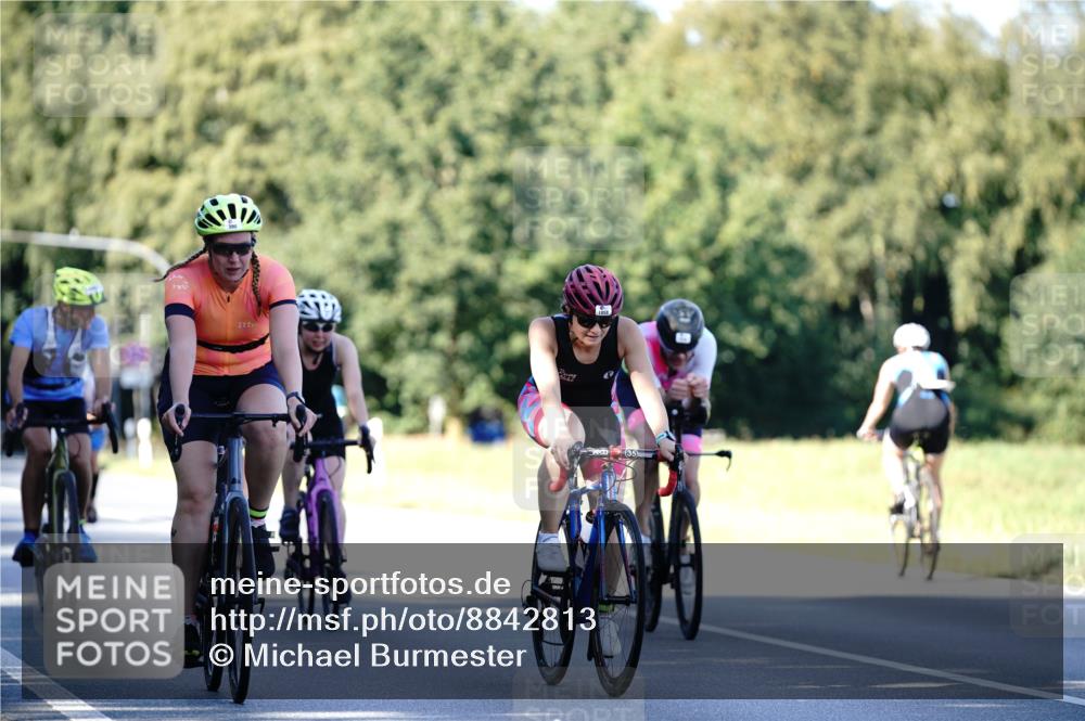 07.09.2025 - 19. Norderstedt Triathlon Michael Burmester http://msf.ph/oto/8842813 07.09.2025 15:51:38 Radfahren 390, 926, 1058, 1088, 1090, 1446, 1530 meine-sportfotos.de