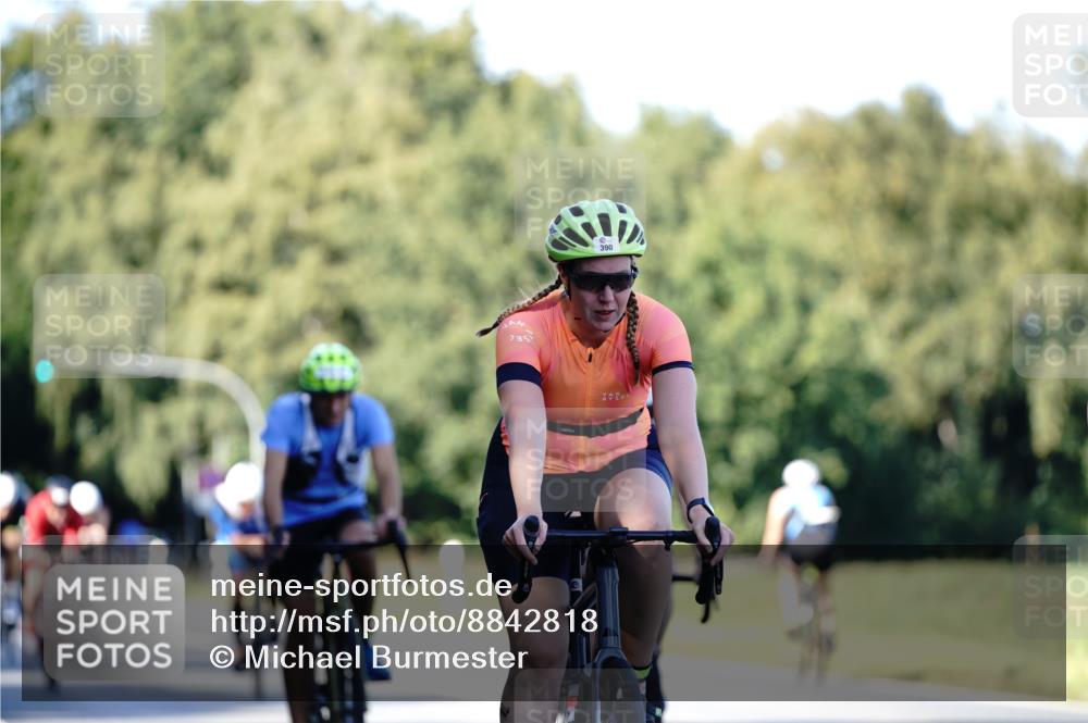 07.09.2025 - 19. Norderstedt Triathlon Michael Burmester http://msf.ph/oto/8842818 07.09.2025 15:51:39 Radfahren 390, 538, 926, 1058, 1060, 1088, 1090, 1446, 1530, 1565 meine-sportfotos.de