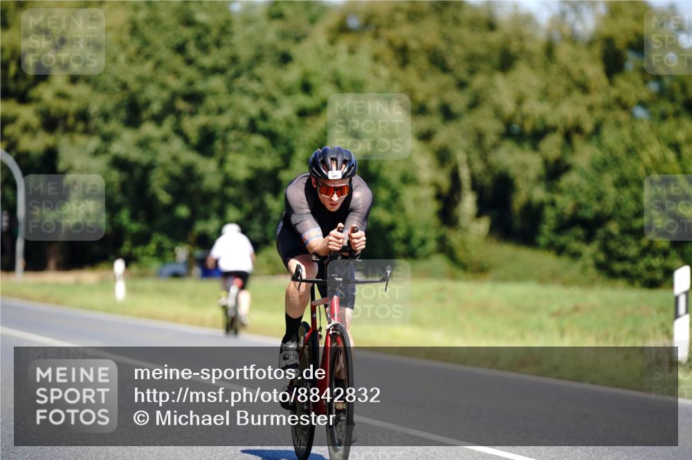 07.09.2025 - 19. Norderstedt Triathlon Michael Burmester http://msf.ph/oto/8842832 07.09.2025 12:56:49 Radfahren 141, 265, 327, 345 meine-sportfotos.de