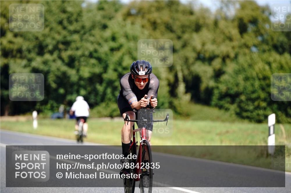 07.09.2025 - 19. Norderstedt Triathlon Michael Burmester http://msf.ph/oto/8842835 07.09.2025 12:56:49 Radfahren 141, 265, 327, 345 meine-sportfotos.de