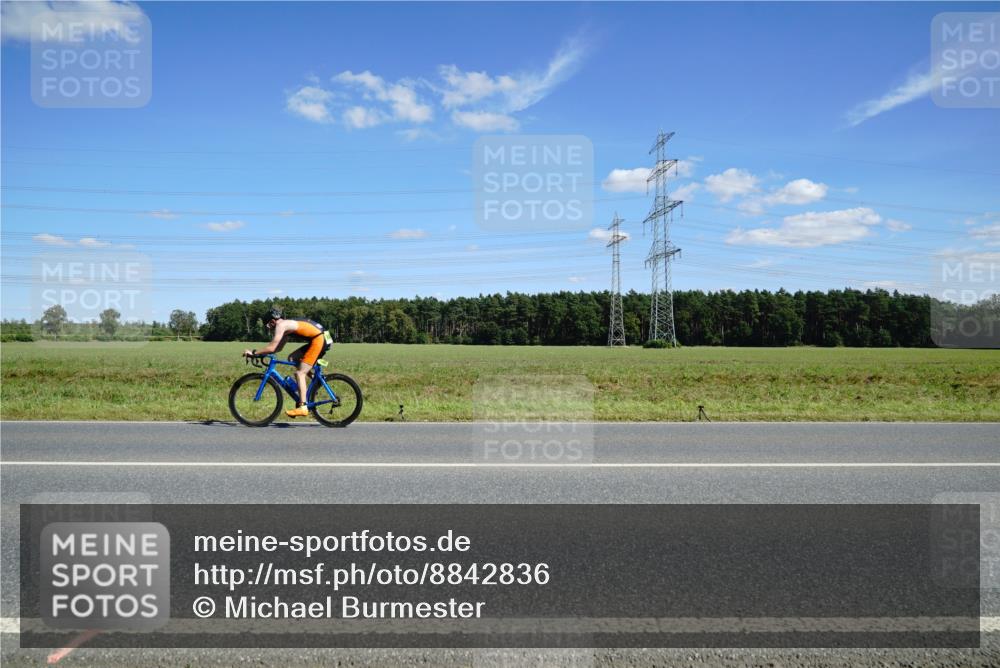 07.09.2025 - 19. Norderstedt Triathlon Michael Burmester http://msf.ph/oto/8842836 07.09.2025 14:40:44 Radfahren  meine-sportfotos.de