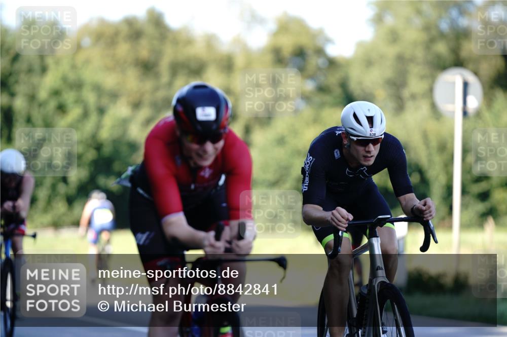 07.09.2025 - 19. Norderstedt Triathlon Michael Burmester http://msf.ph/oto/8842841 07.09.2025 15:51:42 Radfahren 390, 538, 550, 1058, 1060, 1088, 1090, 1446, 1530, 1565, 1595 meine-sportfotos.de