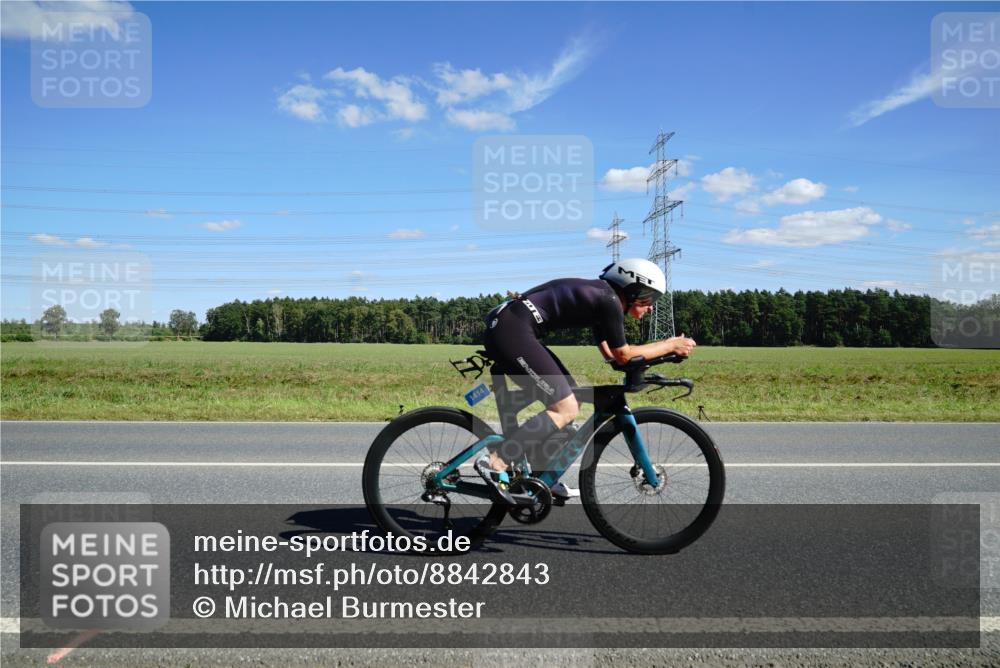 07.09.2025 - 19. Norderstedt Triathlon Michael Burmester http://msf.ph/oto/8842843 07.09.2025 14:40:51 Radfahren 364, 1414 meine-sportfotos.de