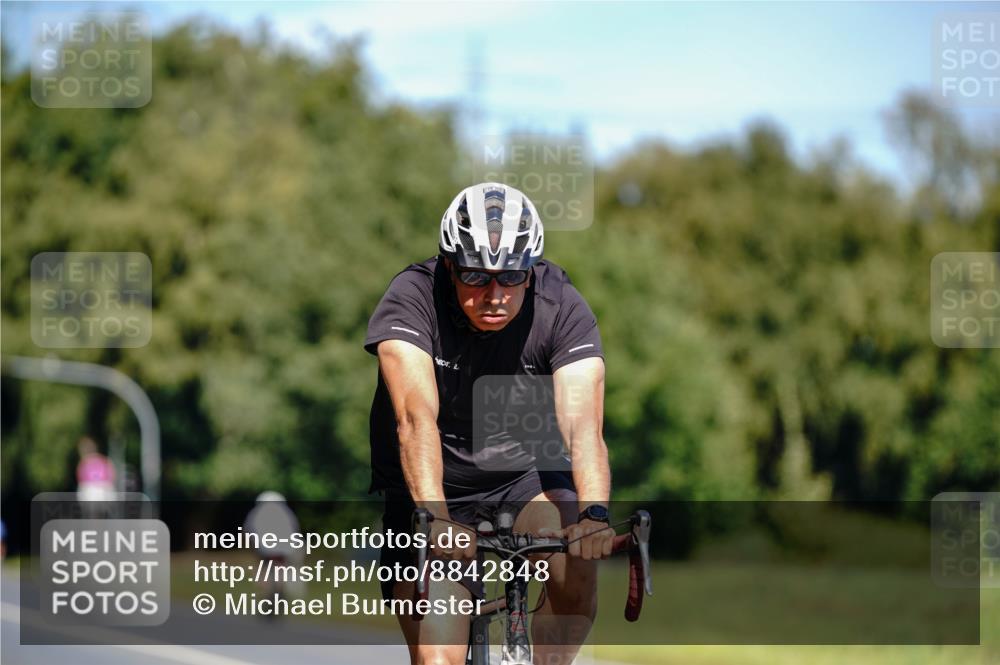 07.09.2025 - 19. Norderstedt Triathlon Michael Burmester http://msf.ph/oto/8842848 07.09.2025 12:56:52 Radfahren 141, 345 meine-sportfotos.de