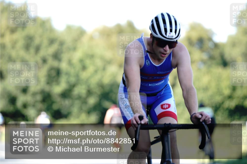 07.09.2025 - 19. Norderstedt Triathlon Michael Burmester http://msf.ph/oto/8842851 07.09.2025 15:51:44 Radfahren 538, 550, 1060, 1088, 1090, 1413, 1432, 1446, 1565, 1595 meine-sportfotos.de