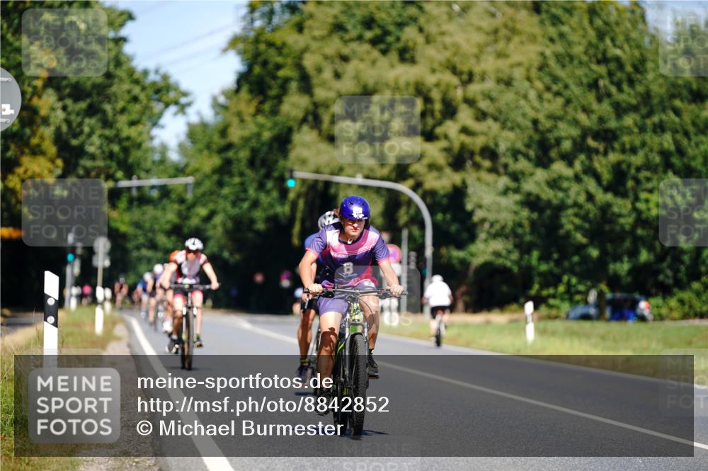 07.09.2025 - 19. Norderstedt Triathlon Michael Burmester http://msf.ph/oto/8842852 07.09.2025 12:56:55 Radfahren 141, 222, 322 meine-sportfotos.de