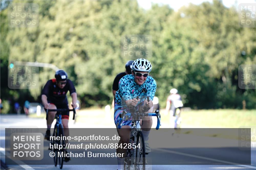 07.09.2025 - 19. Norderstedt Triathlon Michael Burmester http://msf.ph/oto/8842854 07.09.2025 15:51:46 Radfahren 550, 1077, 1413, 1432, 1595 meine-sportfotos.de
