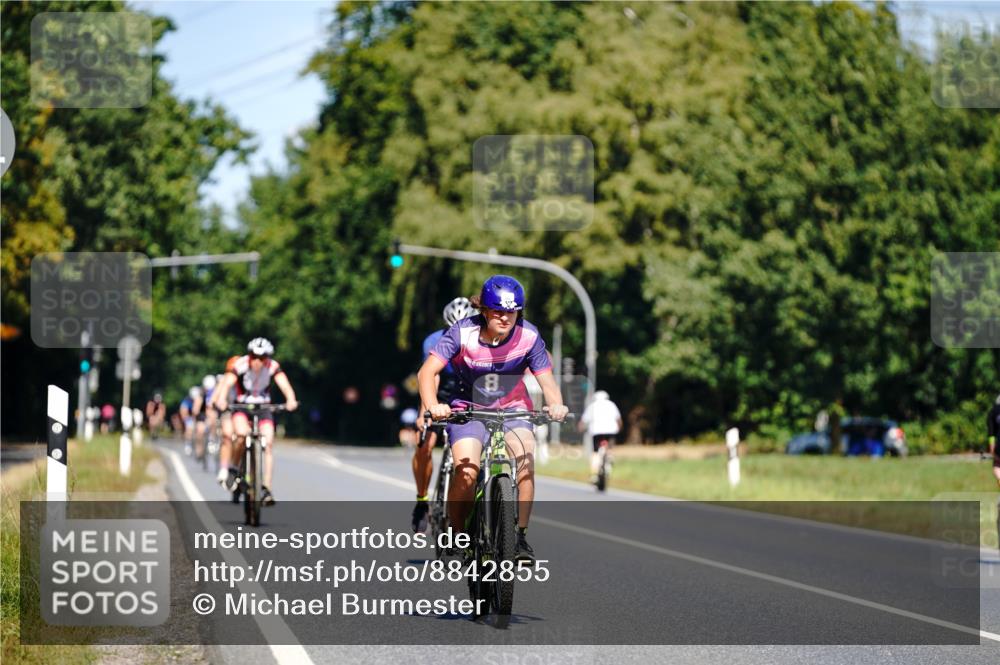 07.09.2025 - 19. Norderstedt Triathlon Michael Burmester http://msf.ph/oto/8842855 07.09.2025 12:56:55 Radfahren 141, 222, 322 meine-sportfotos.de