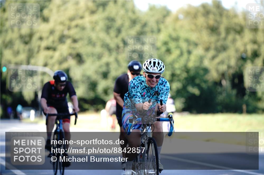 07.09.2025 - 19. Norderstedt Triathlon Michael Burmester http://msf.ph/oto/8842857 07.09.2025 15:51:46 Radfahren 550, 1077, 1413, 1432, 1595 meine-sportfotos.de