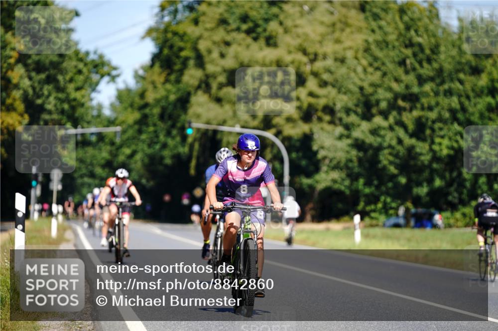 07.09.2025 - 19. Norderstedt Triathlon Michael Burmester http://msf.ph/oto/8842860 07.09.2025 12:56:55 Radfahren 141, 222, 322 meine-sportfotos.de
