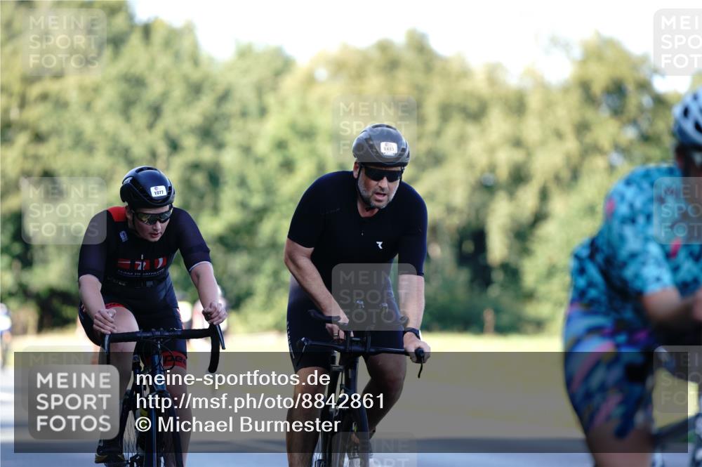 07.09.2025 - 19. Norderstedt Triathlon Michael Burmester http://msf.ph/oto/8842861 07.09.2025 15:51:47 Radfahren 1077, 1413, 1432, 1595 meine-sportfotos.de