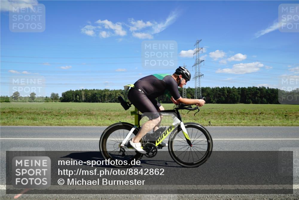 07.09.2025 - 19. Norderstedt Triathlon Michael Burmester http://msf.ph/oto/8842862 07.09.2025 14:40:56 Radfahren 1034 meine-sportfotos.de