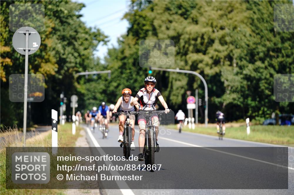 07.09.2025 - 19. Norderstedt Triathlon Michael Burmester http://msf.ph/oto/8842867 07.09.2025 12:56:58 Radfahren 222, 322 meine-sportfotos.de