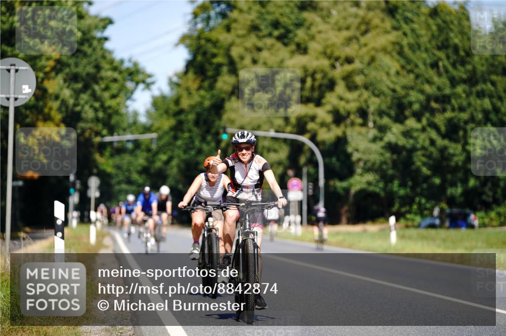 07.09.2025 - 19. Norderstedt Triathlon Michael Burmester http://msf.ph/oto/8842874 07.09.2025 12:56:59 Radfahren 222, 322, 1298 meine-sportfotos.de