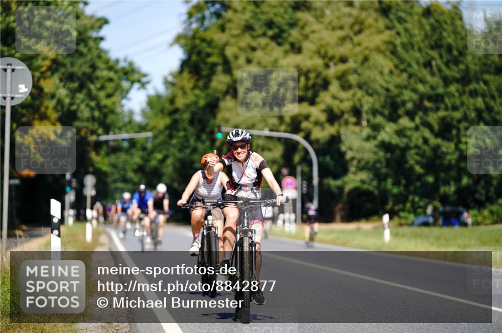 07.09.2025 - 19. Norderstedt Triathlon Michael Burmester http://msf.ph/oto/8842877 07.09.2025 12:56:59 Radfahren 222, 322, 1298 meine-sportfotos.de