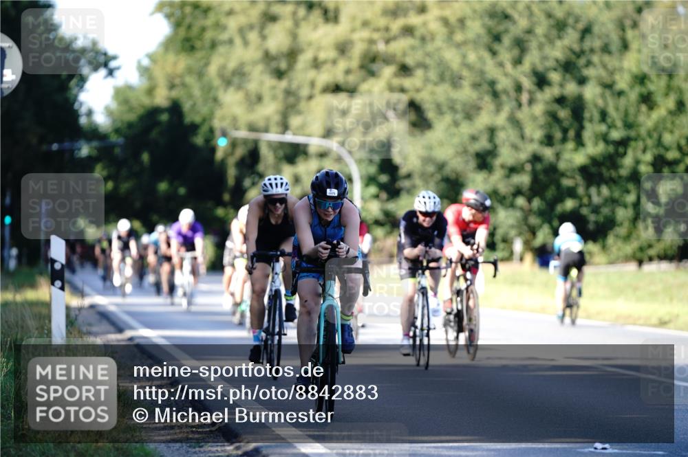07.09.2025 - 19. Norderstedt Triathlon Michael Burmester http://msf.ph/oto/8842883 07.09.2025 15:51:56 Radfahren 408, 918, 1074, 1075, 1087, 1570 meine-sportfotos.de