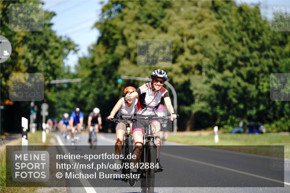 07.09.2025 - 19. Norderstedt Triathlon Michael Burmester http://msf.ph/oto/8842884 07.09.2025 12:57:00 Radfahren 222, 322, 1264, 1298 meine-sportfotos.de