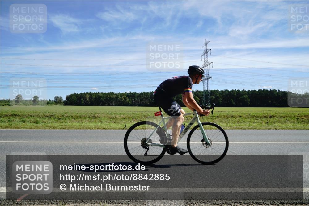 07.09.2025 - 19. Norderstedt Triathlon Michael Burmester http://msf.ph/oto/8842885 07.09.2025 12:34:31 Radfahren 1293 meine-sportfotos.de