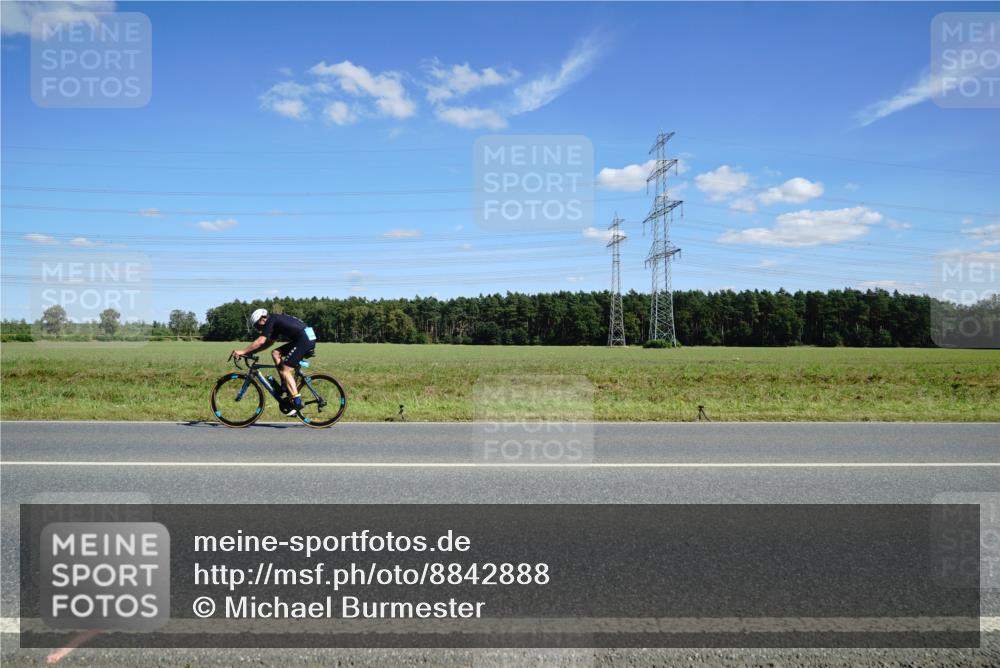 07.09.2025 - 19. Norderstedt Triathlon Michael Burmester http://msf.ph/oto/8842888 07.09.2025 14:41:04 Radfahren  meine-sportfotos.de