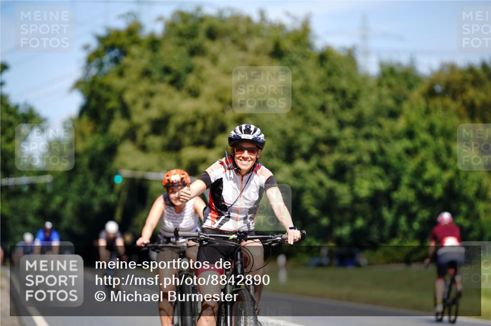 07.09.2025 - 19. Norderstedt Triathlon Michael Burmester http://msf.ph/oto/8842890 07.09.2025 12:57:00 Radfahren 222, 322, 1264, 1298 meine-sportfotos.de