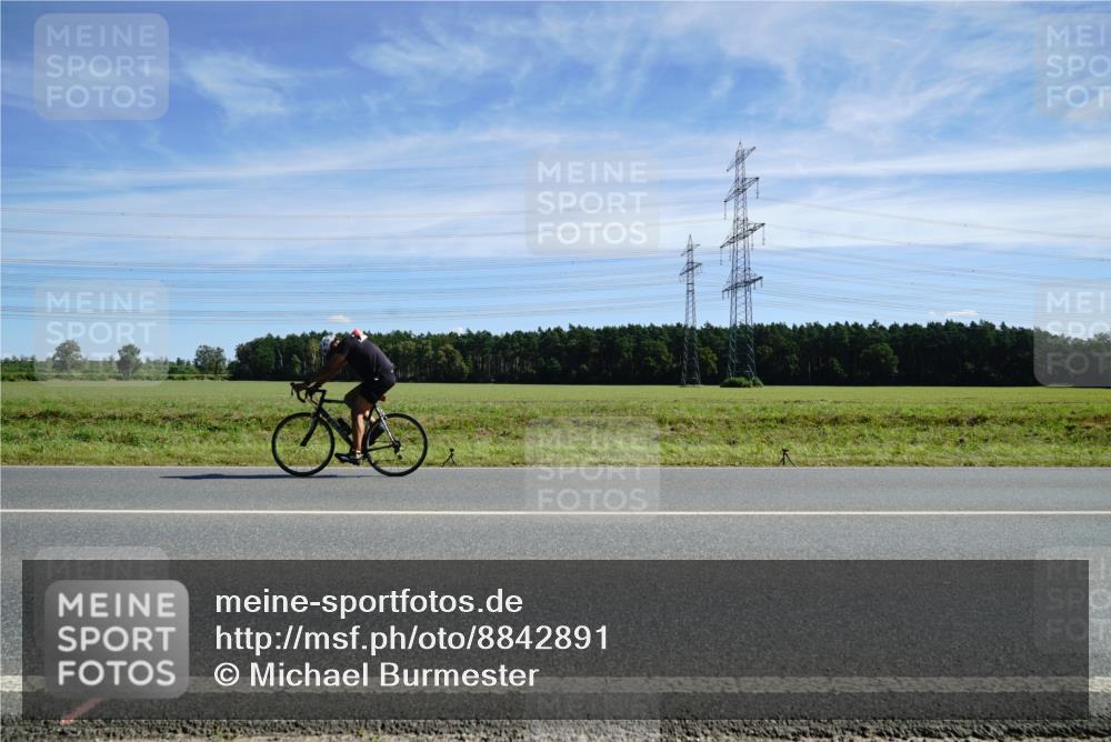 07.09.2025 - 19. Norderstedt Triathlon Michael Burmester http://msf.ph/oto/8842891 07.09.2025 12:34:36 Radfahren  meine-sportfotos.de