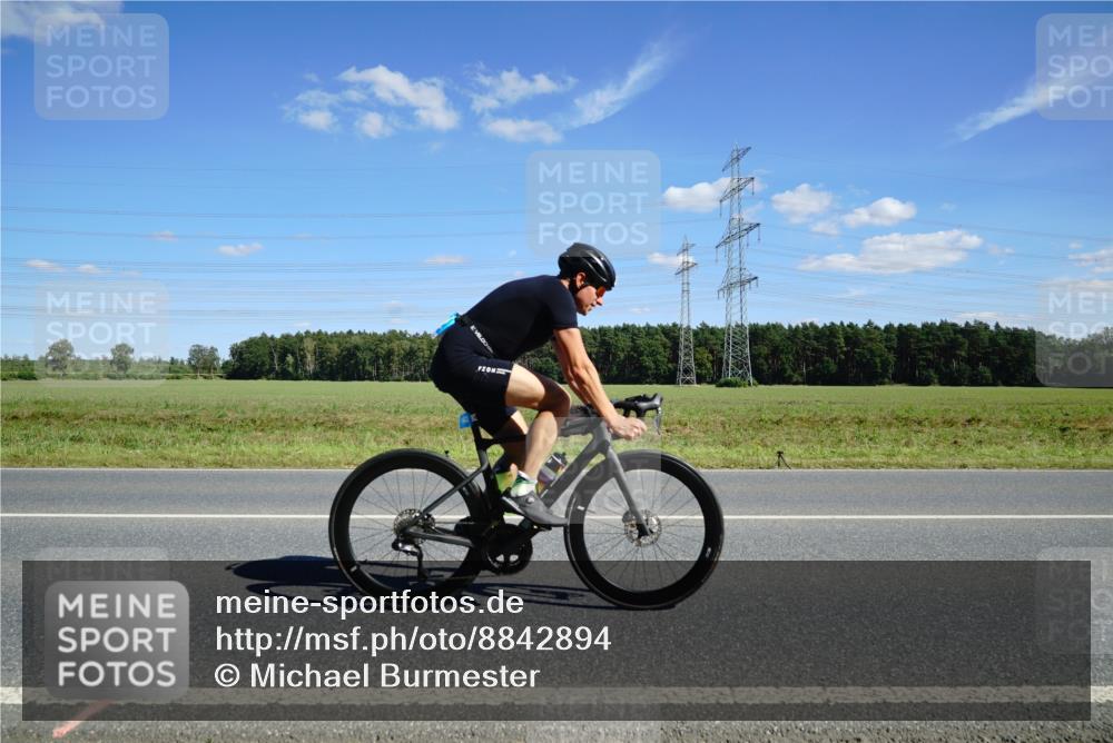 07.09.2025 - 19. Norderstedt Triathlon Michael Burmester http://msf.ph/oto/8842894 07.09.2025 14:41:08 Radfahren 1462 meine-sportfotos.de
