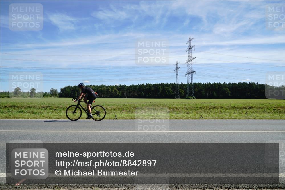 07.09.2025 - 19. Norderstedt Triathlon Michael Burmester http://msf.ph/oto/8842897 07.09.2025 12:34:43 Radfahren  meine-sportfotos.de