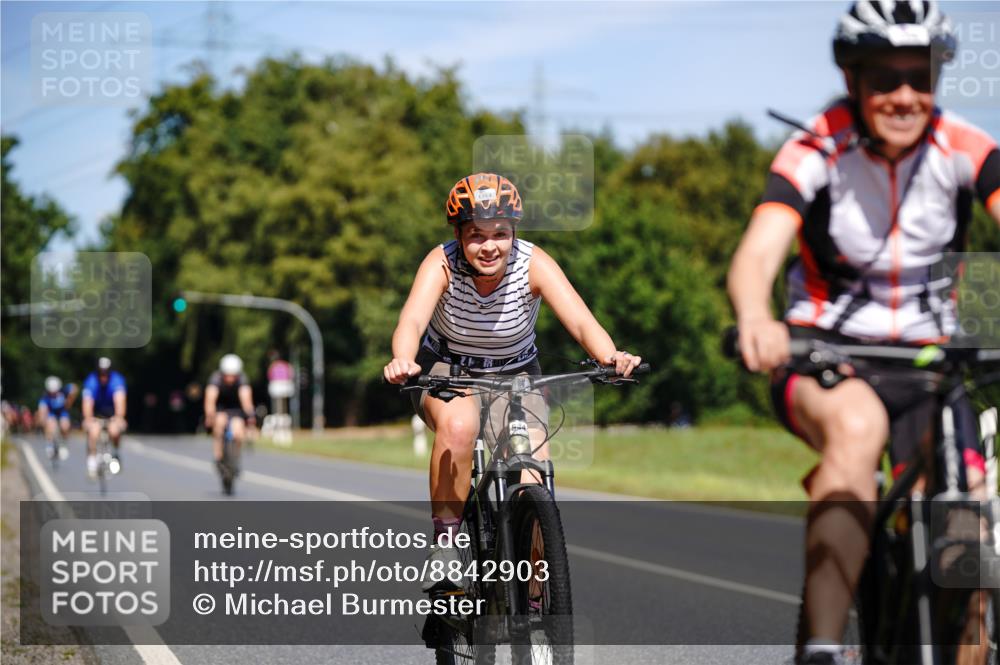 07.09.2025 - 19. Norderstedt Triathlon Michael Burmester http://msf.ph/oto/8842903 07.09.2025 12:57:02 Radfahren 1264, 1298 meine-sportfotos.de