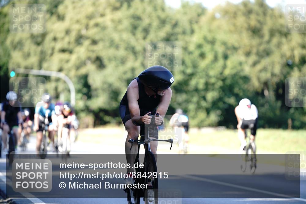 07.09.2025 - 19. Norderstedt Triathlon Michael Burmester http://msf.ph/oto/8842915 07.09.2025 15:52:02 Radfahren 431, 494, 918, 1079, 1087, 1100, 1103, 1455, 1545, 1570, 1610 meine-sportfotos.de