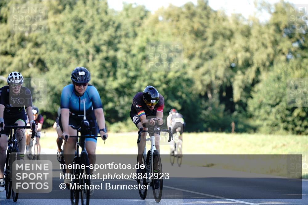 07.09.2025 - 19. Norderstedt Triathlon Michael Burmester http://msf.ph/oto/8842923 07.09.2025 15:52:04 Radfahren 431, 494, 512, 887, 1052, 1103, 1455, 1545, 1591, 1610 meine-sportfotos.de
