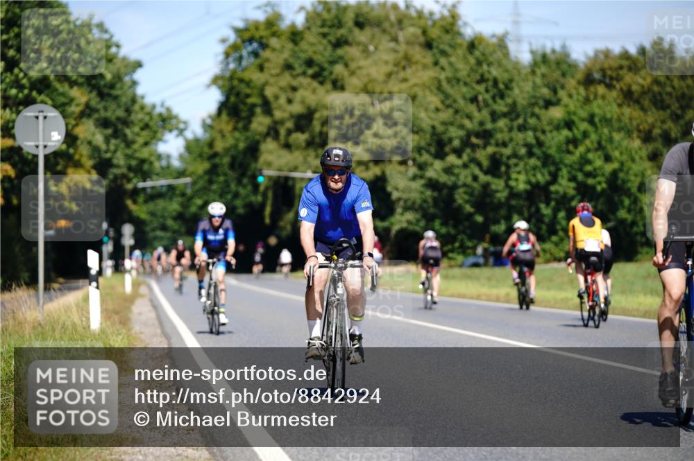 07.09.2025 - 19. Norderstedt Triathlon Michael Burmester http://msf.ph/oto/8842924 07.09.2025 12:57:06 Radfahren 197, 266, 1264 meine-sportfotos.de