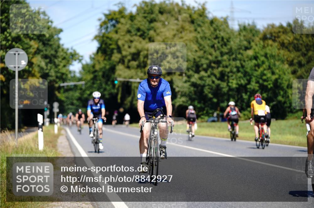 07.09.2025 - 19. Norderstedt Triathlon Michael Burmester http://msf.ph/oto/8842927 07.09.2025 12:57:07 Radfahren 197, 266, 315 meine-sportfotos.de
