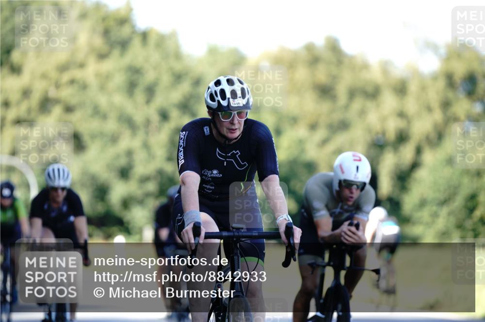 07.09.2025 - 19. Norderstedt Triathlon Michael Burmester http://msf.ph/oto/8842933 07.09.2025 15:52:05 Radfahren 431, 454, 494, 512, 887, 1052, 1103, 1545, 1591 meine-sportfotos.de