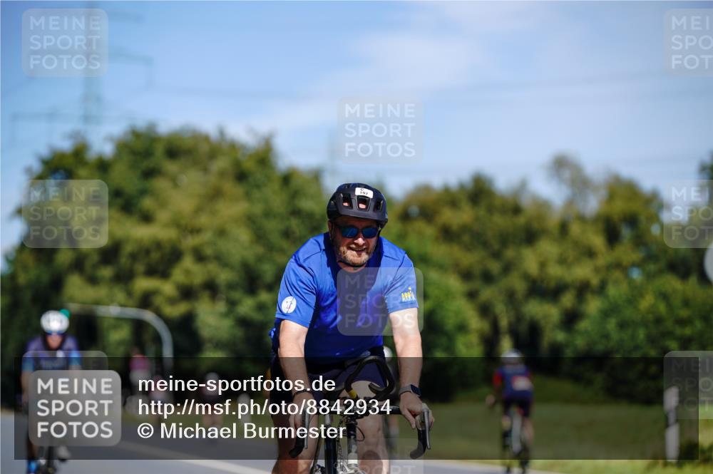 07.09.2025 - 19. Norderstedt Triathlon Michael Burmester http://msf.ph/oto/8842934 07.09.2025 12:57:08 Radfahren 197, 266, 315 meine-sportfotos.de