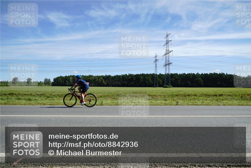 07.09.2025 - 19. Norderstedt Triathlon Michael Burmester http://msf.ph/oto/8842936 07.09.2025 12:35:06 Radfahren 176 meine-sportfotos.de