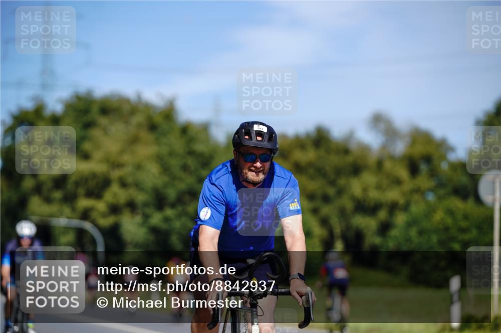 07.09.2025 - 19. Norderstedt Triathlon Michael Burmester http://msf.ph/oto/8842937 07.09.2025 12:57:08 Radfahren 197, 266, 315 meine-sportfotos.de