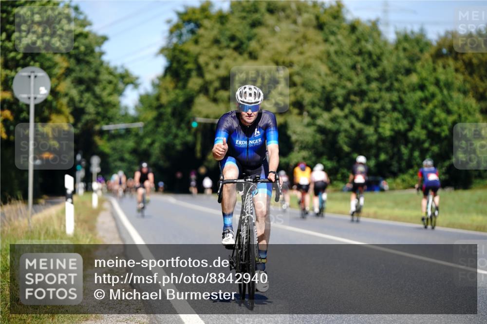 07.09.2025 - 19. Norderstedt Triathlon Michael Burmester http://msf.ph/oto/8842940 07.09.2025 12:57:09 Radfahren 197, 266, 315 meine-sportfotos.de
