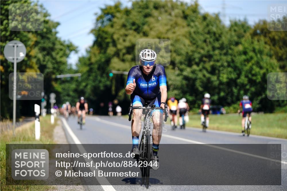 07.09.2025 - 19. Norderstedt Triathlon Michael Burmester http://msf.ph/oto/8842944 07.09.2025 12:57:09 Radfahren 197, 266, 315 meine-sportfotos.de