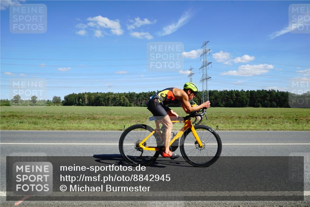 07.09.2025 - 19. Norderstedt Triathlon Michael Burmester http://msf.ph/oto/8842945 07.09.2025 14:41:26 Radfahren 373, 449, 896, 963, 976, 989, 1434 meine-sportfotos.de